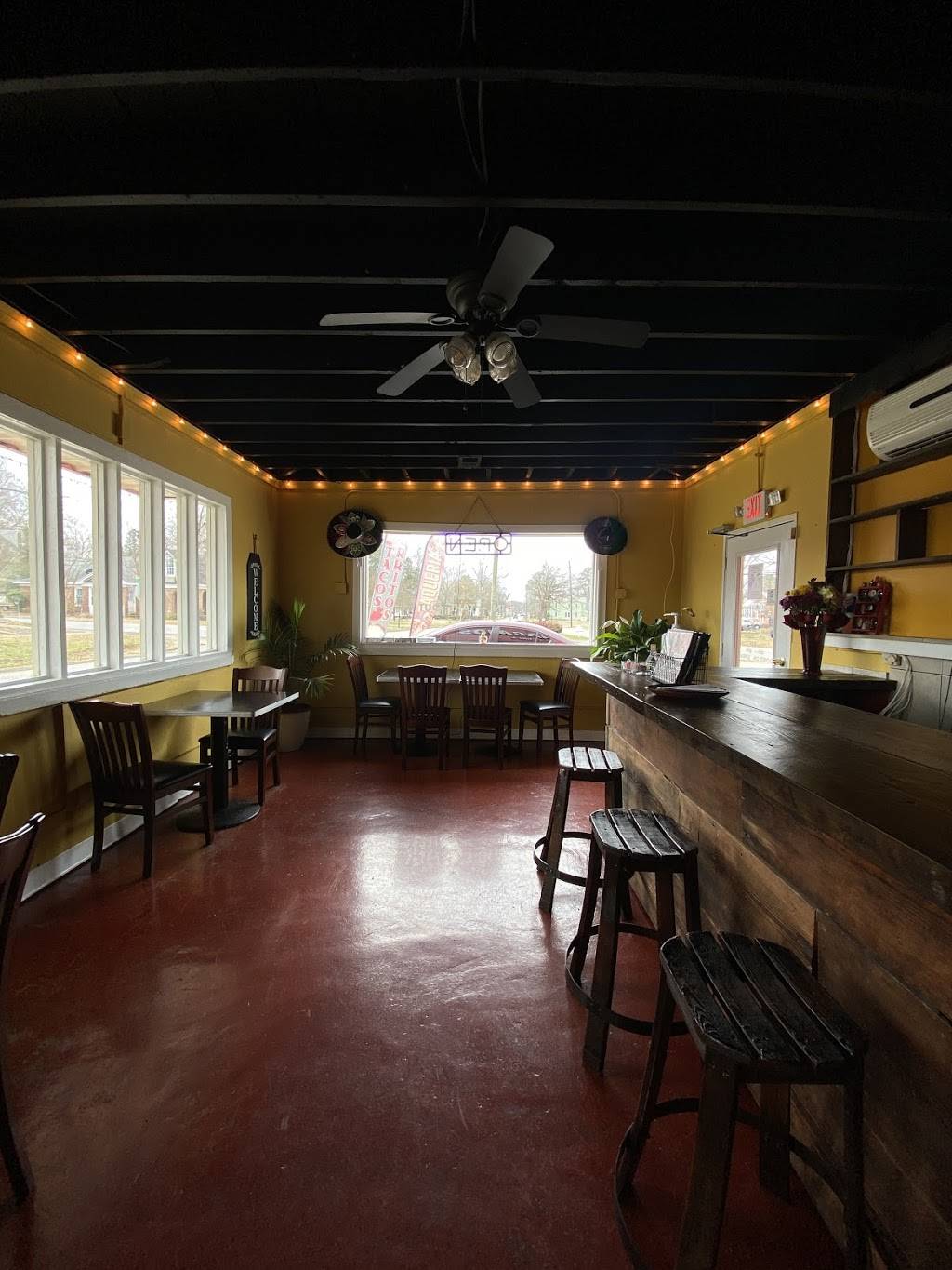 Los Michoacanos Restaurant | restaurant | 100 Ferry Rd, Columbiana, AL 35051, USA | 2056715277 OR +1 205-671-5277