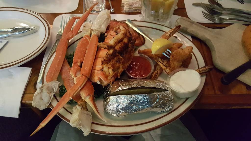 Saltys | restaurant | 503 N Park Ave, Fond du Lac, WI 54935, USA | 9209229940 OR +1 920-922-9940