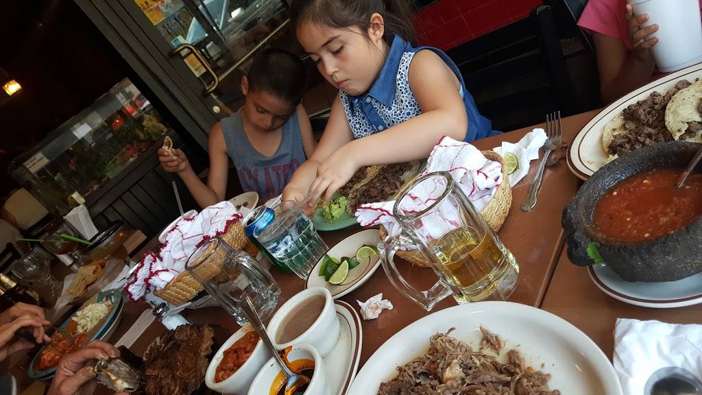 Sammies Cafe & Pancake House | restaurant | 8831 95th St, Palos Hills, IL 60465, USA | 7085994480 OR +1 708-599-4480