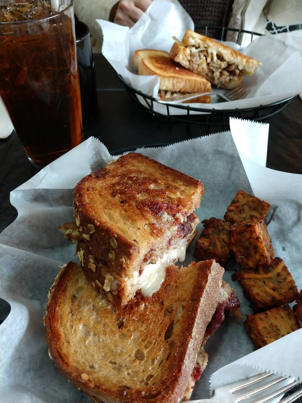 Scratch Kitchen & Catering | restaurant | 88 Broadway, Newport, RI 02840, USA | 4018494782 OR +1 401-849-4782