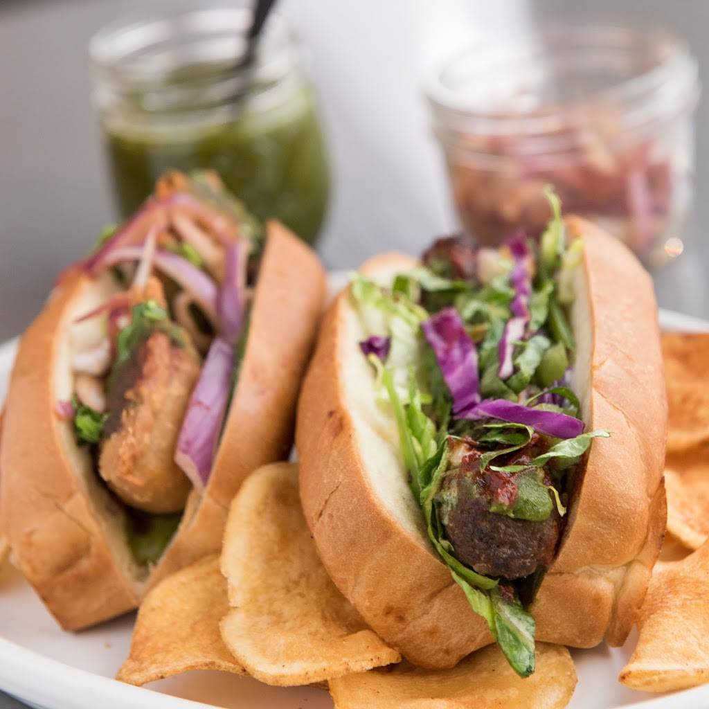 Bombay Wraps | restaurant | 3308, 330 E Ohio St, Chicago, IL 60611, USA | 3129550733 OR +1 312-955-0733