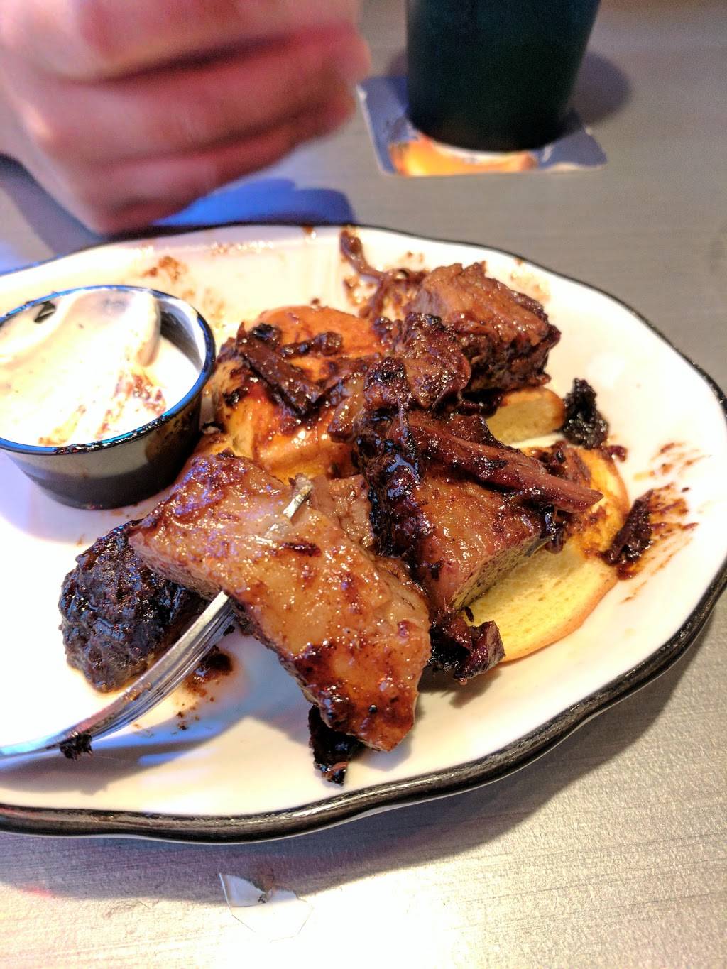 Fireflys BBQ | restaurant | 350 E Main St, Marlborough, MA 01752, USA | 5083578883 OR +1 508-357-8883