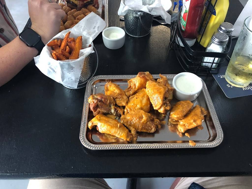 Amys Place | restaurant | 326 College Dr, Orange Park, FL 32065, USA | 9043751271 OR +1 904-375-1271