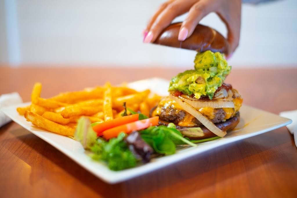 Axels Bistro Cafe | restaurant | 131 W Dundee Rd, Buffalo Grove, IL 60089, USA | 8477778932 OR +1 847-777-8932