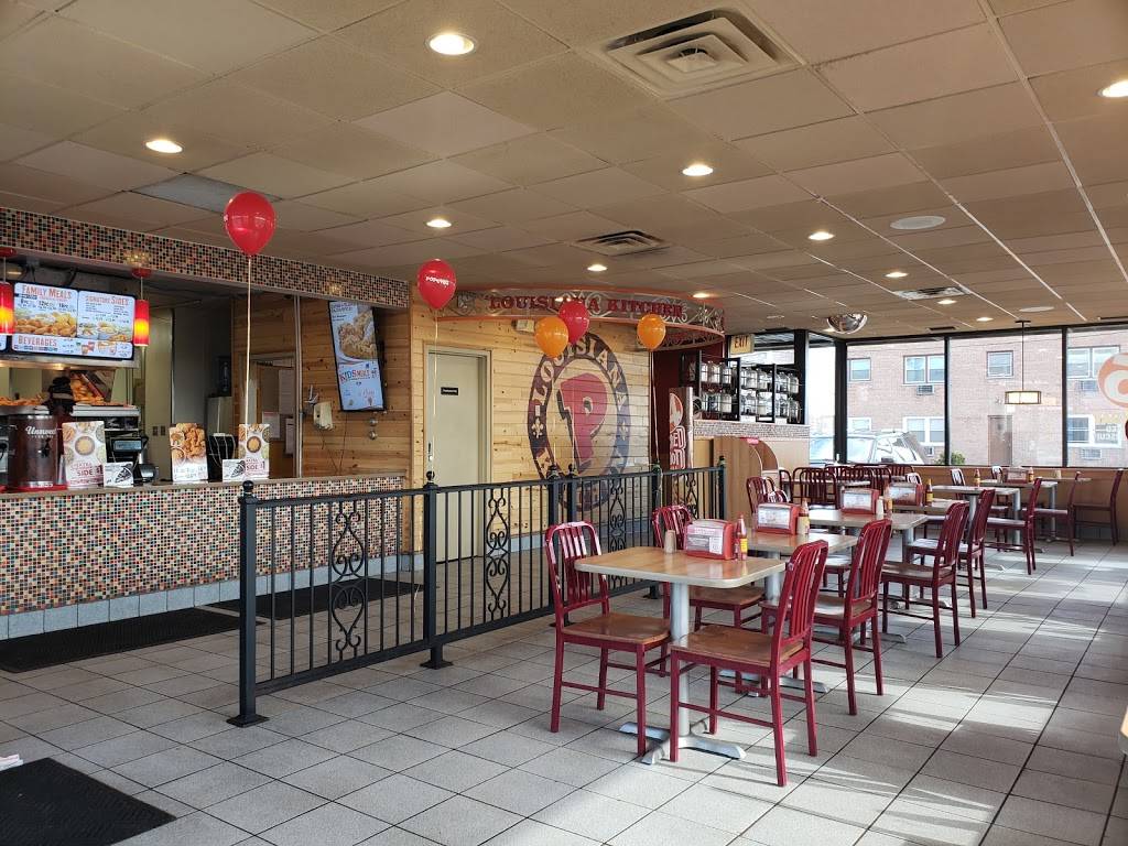 Popeyes Louisiana Kitchen | restaurant | 9001 S Harlem Ave, Bridgeview, IL 60455, USA | 7085996275 OR +1 708-599-6275