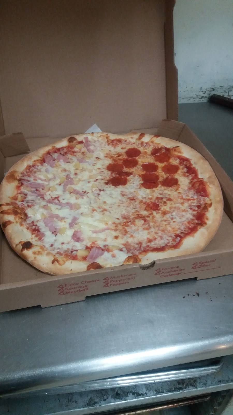 La Famiglia Bistro | restaurant | 4790 W Market St, West Manchester Township, PA 17408, USA | 7173185501 OR +1 717-318-5501