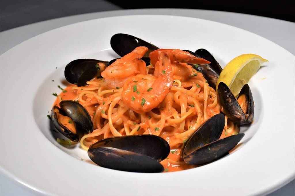 Casa Di Vino winery and restaurant | restaurant | 28932 Euclid Ave, Wickliffe, OH 44092, USA | 4404947878 OR +1 440-494-7878