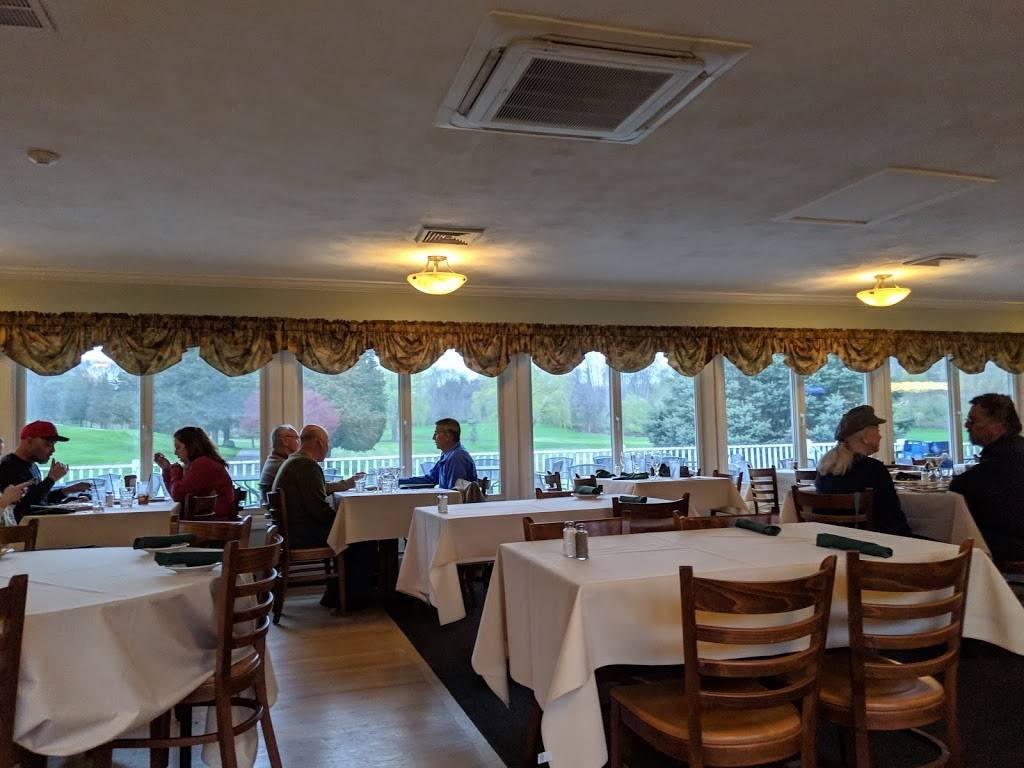 Tomasellis at Lincoln Country Club | restaurant | 31 Dexter Rock Rd, Lincoln, RI 02865, USA | 4013343925 OR +1 401-334-3925