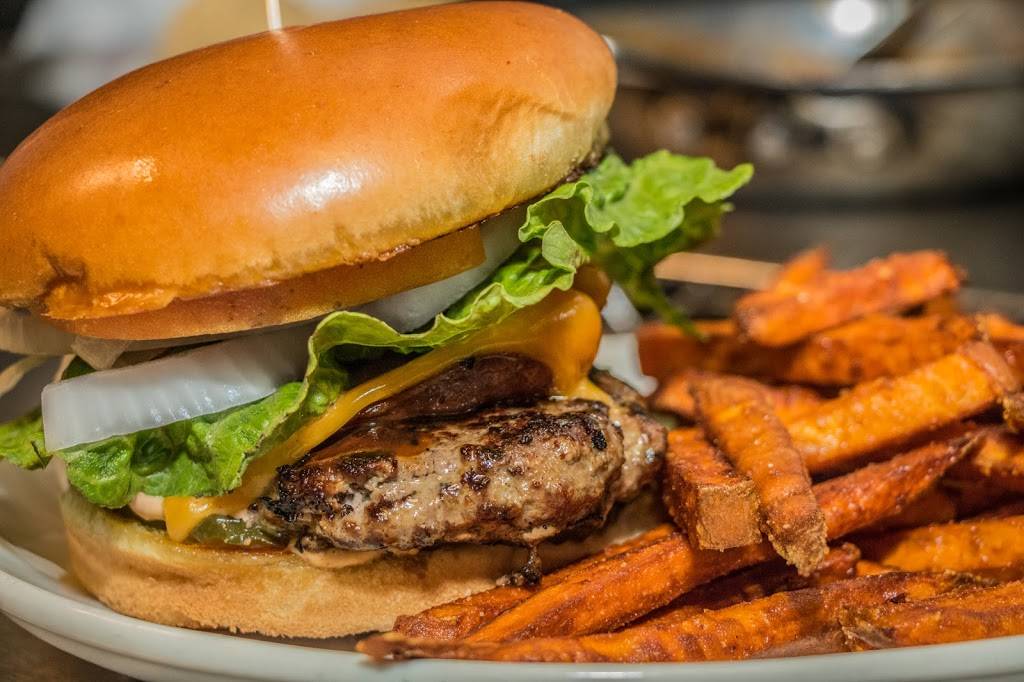 Mosaic Restaurant & Bar | restaurant | 1010 Government St, Ocean Springs, MS 39564, USA | 2288189885 OR +1 228-818-9885