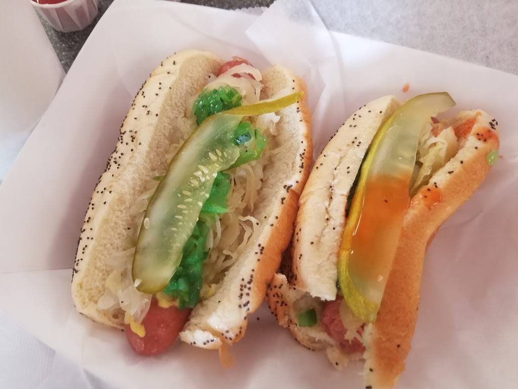Mels Hot Dogs | restaurant | 4136 E Busch Blvd, Tampa, FL 33617, USA | 8139858000 OR +1 813-985-8000