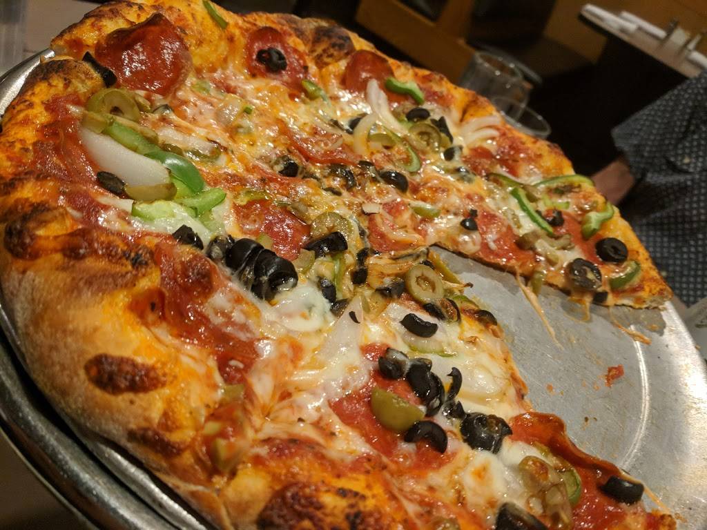 Mama Mias Restaurant | restaurant | 19385 Beech Daly, Redford Charter Twp, MI 48240, USA | 3135370740 OR +1 313-537-0740