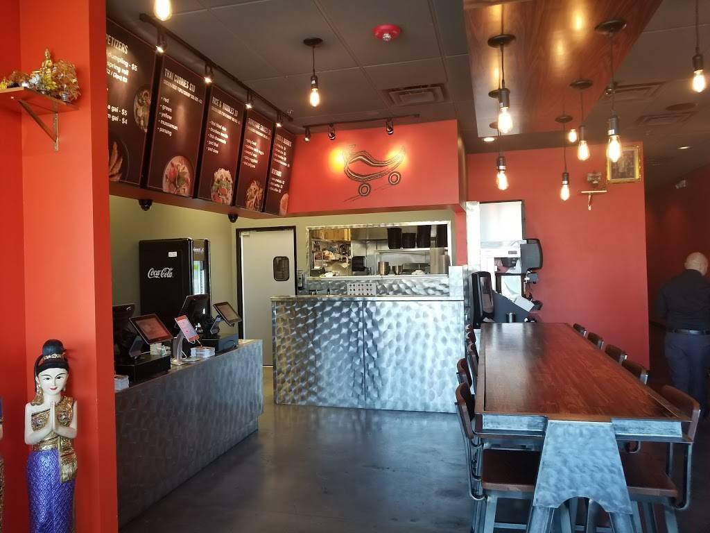 Thai Chili 2 Go | restaurant | 6510 S Higley Rd #105, Gilbert, AZ 85298, USA | 4805654700 OR +1 480-565-4700