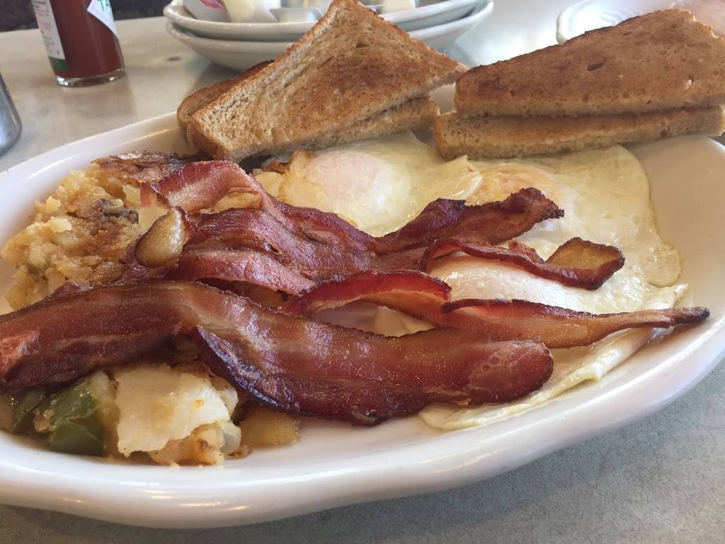 Triple Crown Diner | restaurant | 248-27 Jericho Turnpike, Queens, NY 11426, USA | 7183474600 OR +1 718-347-4600