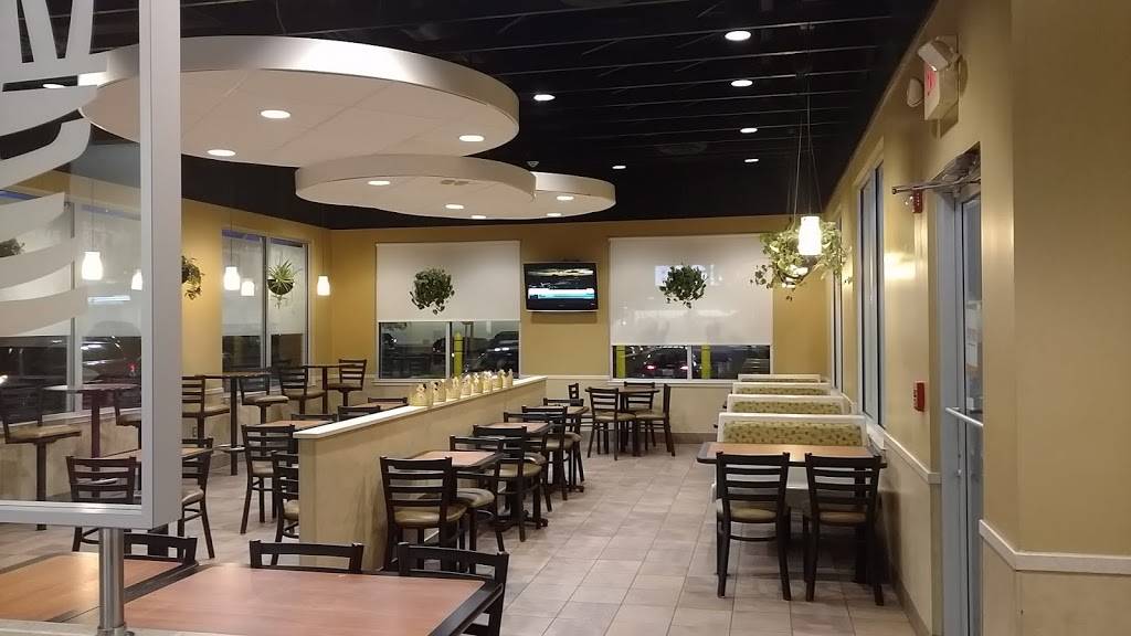 Burger King | restaurant | 400 Cooley St, Springfield, MA 01128, USA | 4134269570 OR +1 413-426-9570