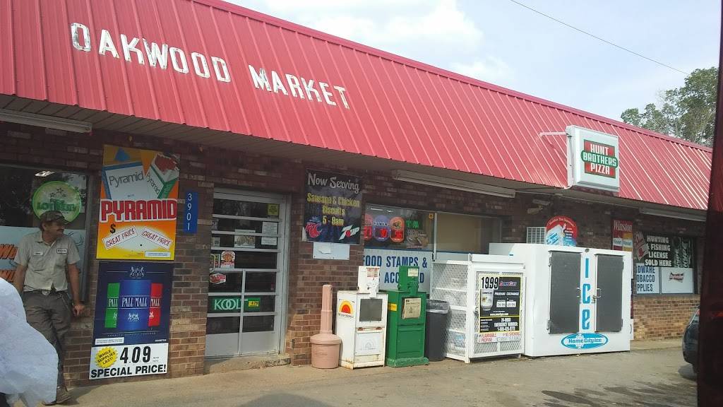 Oak Wood Food Market | restaurant | 3901 Oakwood Rd, Woodlawn, TN 37191, USA | 9316471263 OR +1 931-647-1263