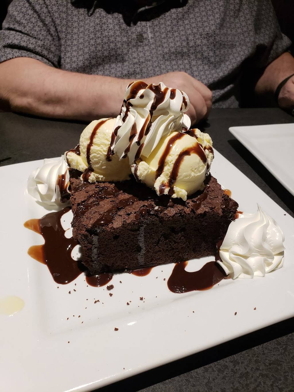 Black Rock Bar & Grill | restaurant | 3776 S State St, Ann Arbor, MI 48108, USA | 7349927625 OR +1 734-992-7625