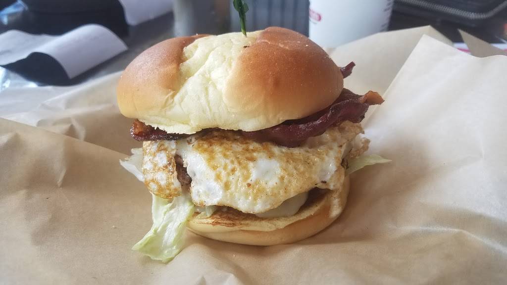 Meatheads Burgers & Fries | restaurant | 7137 Kingery Hwy, Willowbrook, IL 60527, USA | 6303256608 OR +1 630-325-6608