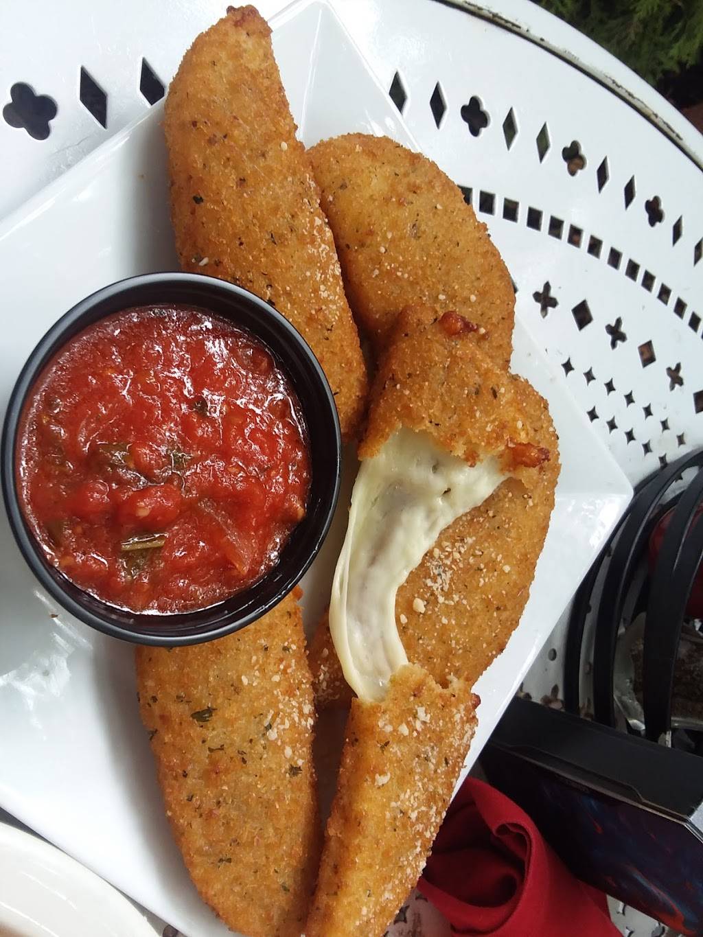 Gaffney’s | restaurant | 16 Caroline St, Saratoga Springs, NY 12866, USA | 5185877359 OR +1 518-587-7359