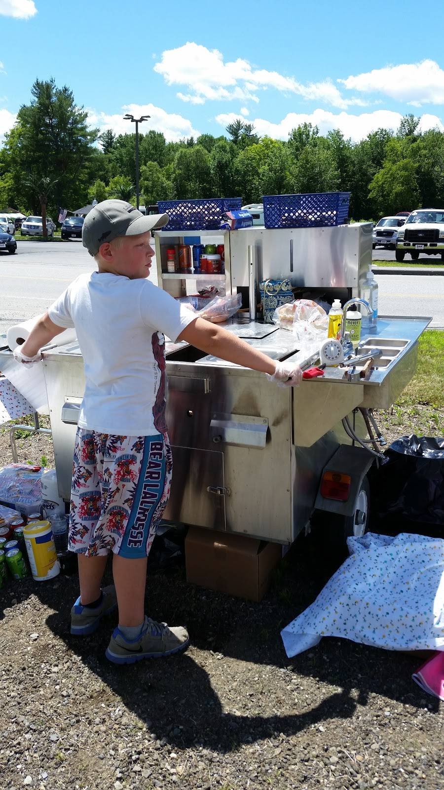 Danas Dogz | meal takeaway | 429-549 Maine Ave, Farmingdale, ME 04344, USA | 2074852013 OR +1 207-485-2013