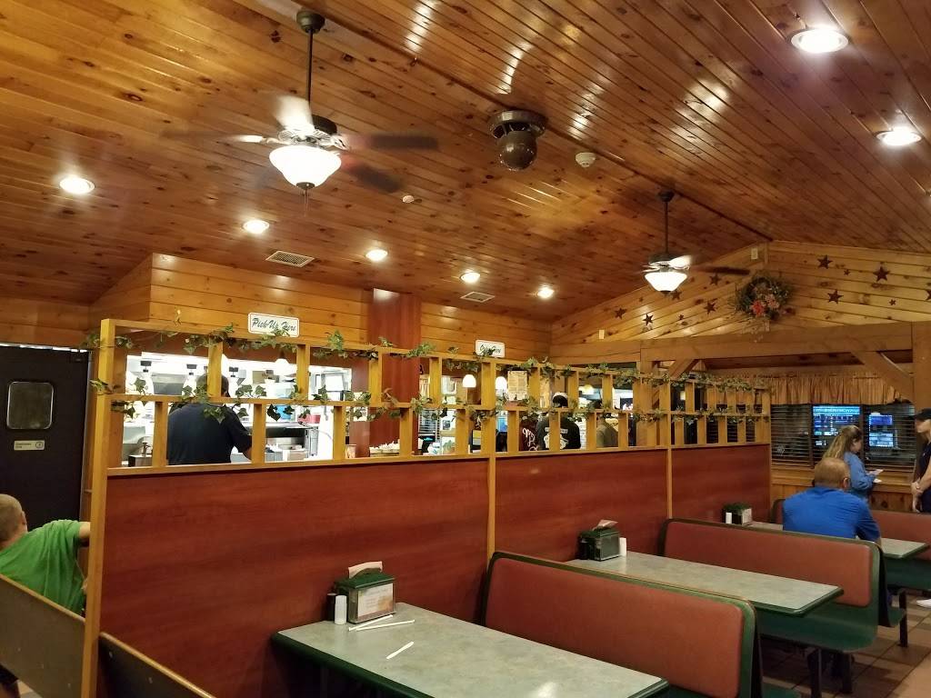 Summer House | restaurant | 552 College Hwy, Southwick, MA 01077, USA | 4135693581 OR +1 413-569-3581