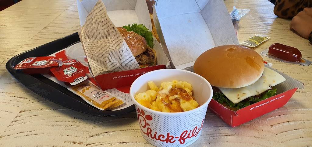 Chick-fil-A | restaurant | 1708 N Jackson St, Tullahoma, TN 37388, USA | 9312224102 OR +1 931-222-4102