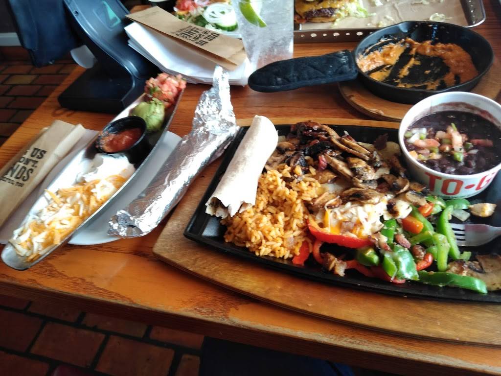 Chilis Grill & Bar | restaurant | 8450 W Cross Dr, Littleton, CO 80123, USA | 3039735863 OR +1 303-973-5863