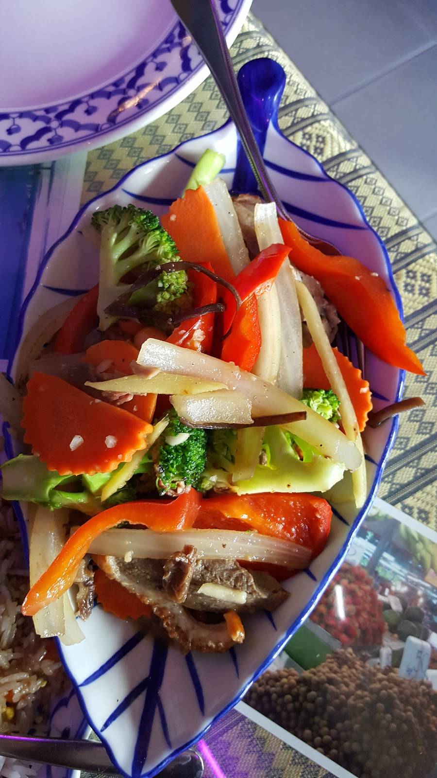 Orchid Thai | restaurant | 15474 Yonge St, Aurora, ON L4G 1P2, Canada | 9057262988 OR +1 905-726-2988