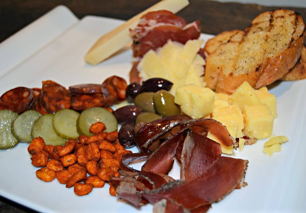 Litchfields | restaurant | 300 N Wigwam Boulevard, Litchfield Park, AZ 85340, USA | 6239353811 OR +1 623-935-3811