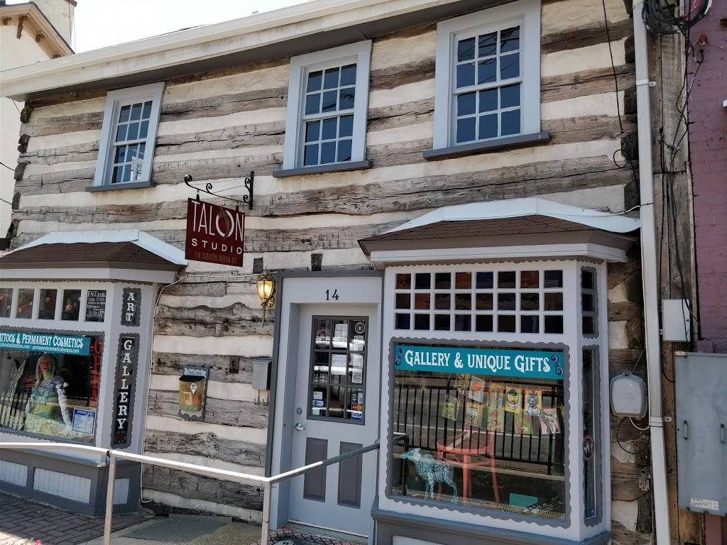 Vesta Pizzeria and Family Restaurant | restaurant | 2 S Main St, Boonsboro, MD 21713, USA | 3014326166 OR +1 301-432-6166