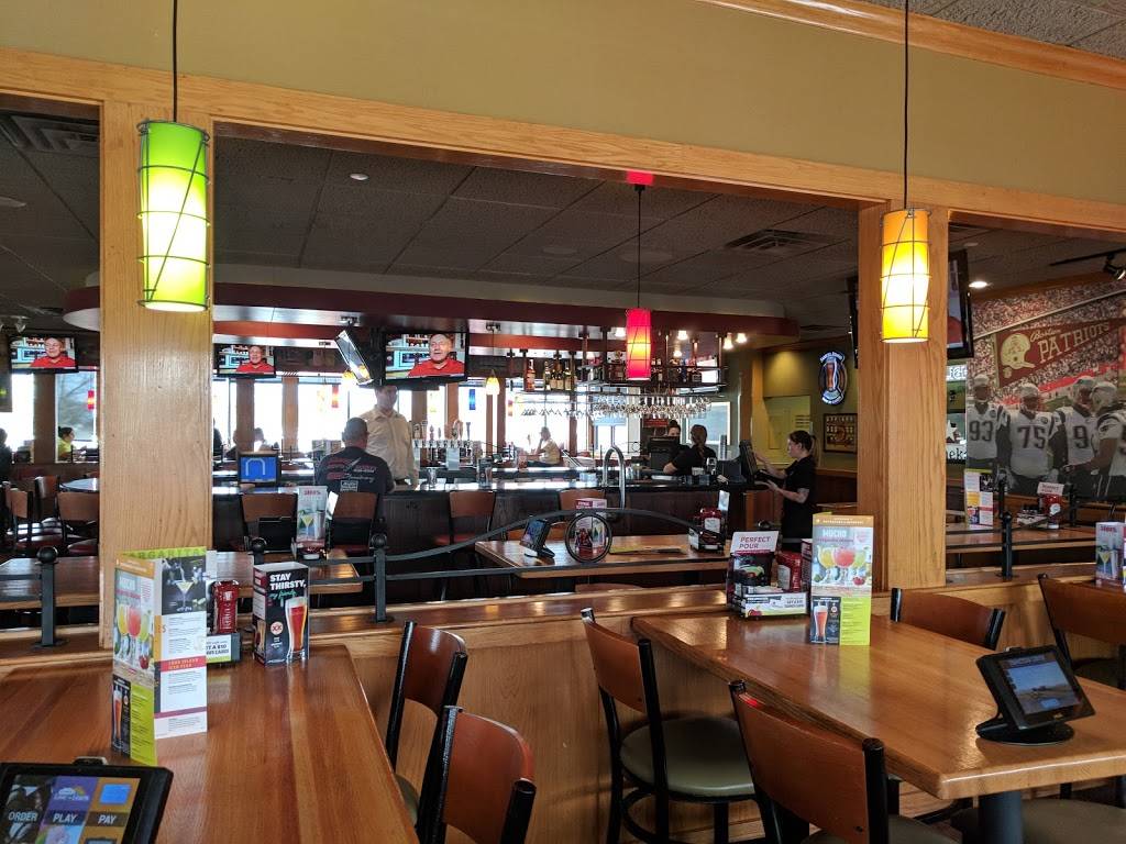 Applebees Grill + Bar | restaurant | 14 Manchester Rd, Derry, NH 03038, USA | 6034325600 OR +1 603-432-5600