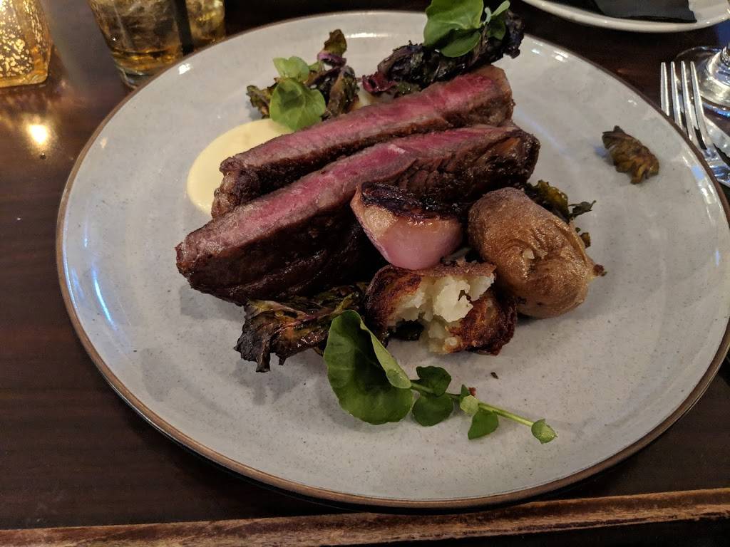 Elm Square Oyster Co. | night club | 2 Elm Sq, Andover, MA 01810, USA | 9784702228 OR +1 978-470-2228