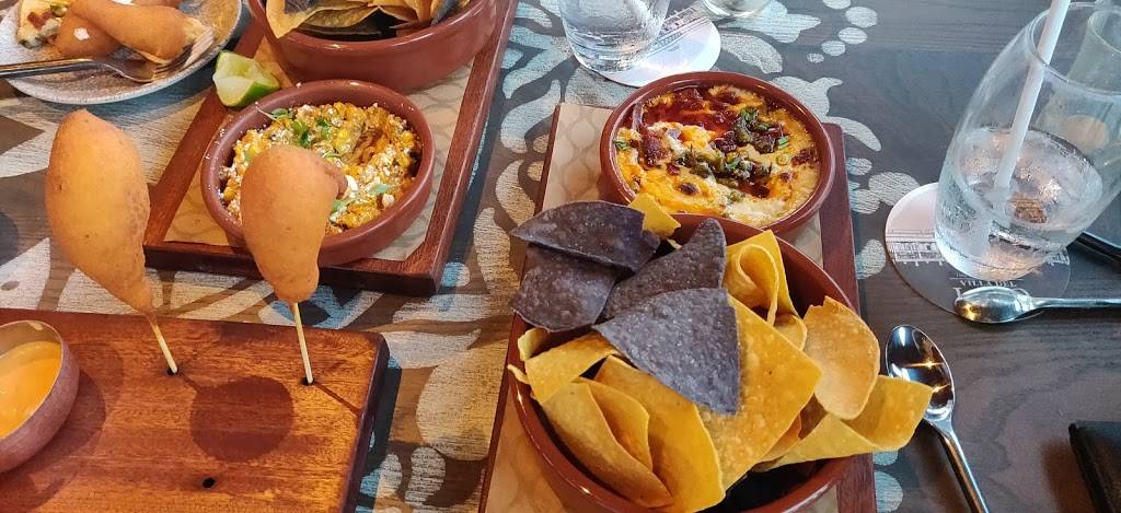 Three Bridges Bar & Grill | restaurant | 1000 Buena Vista Dr, Lake Buena Vista, FL 32830, USA | 4079393463 OR +1 407-939-3463