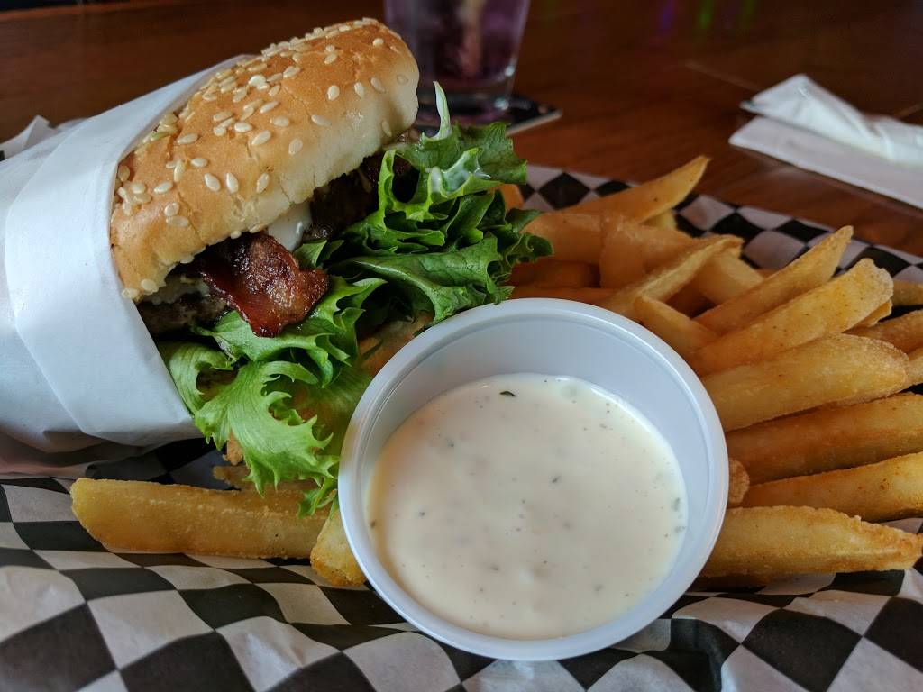 Buzz Inn Steakhouse | night club | 1801 Main St, Lake Stevens, WA 98258, USA | 4253779599 OR +1 425-377-9599