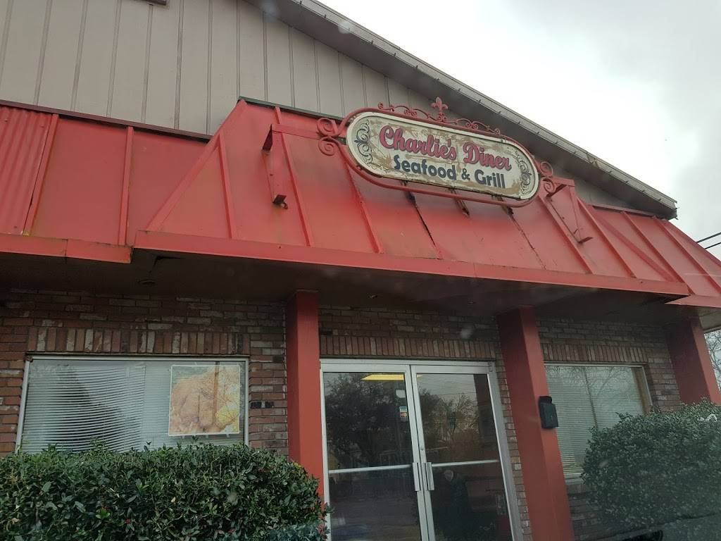 Charlies Diner | restaurant | 400 Charity St, Abbeville, LA 70510, USA | 3378986088 OR +1 337-898-6088