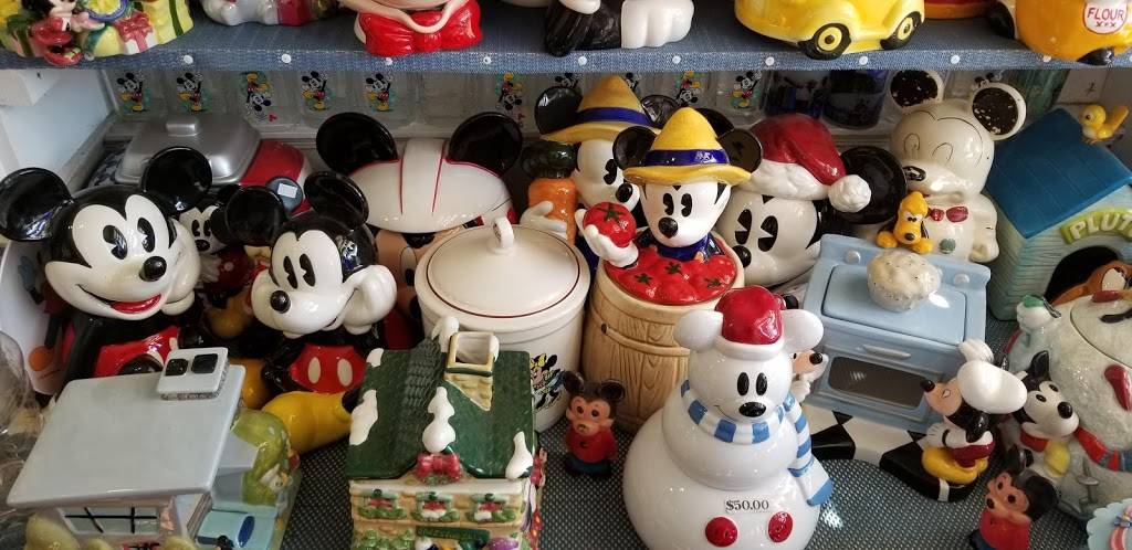 Grannies Cookie Jars & Ice | restaurant | 19041 Lovers Ln, Metamora, IN 47030, USA | 7656471966 OR +1 765-647-1966