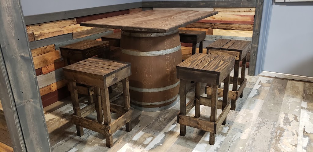 Pallet Bar And Grill | restaurant | 449 Eglin Pkwy NE, Fort Walton Beach, FL 32547, USA | 8508631399 OR +1 850-863-1399