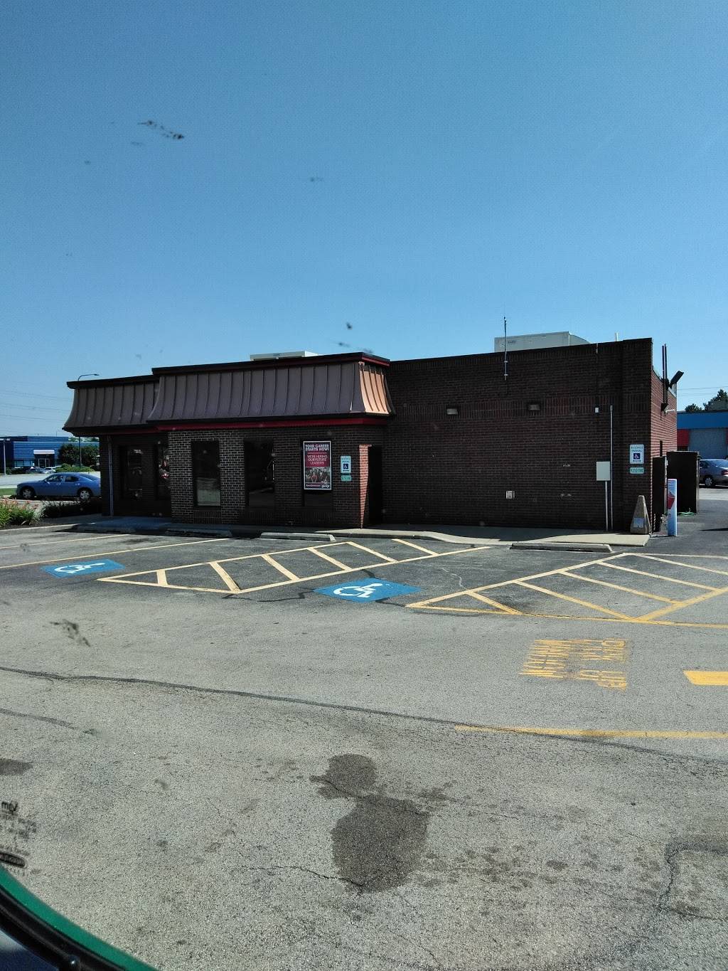 Wendys | restaurant | 900 Busse Rd, Elk Grove Village, IL 60007, USA | 8479521360 OR +1 847-952-1360