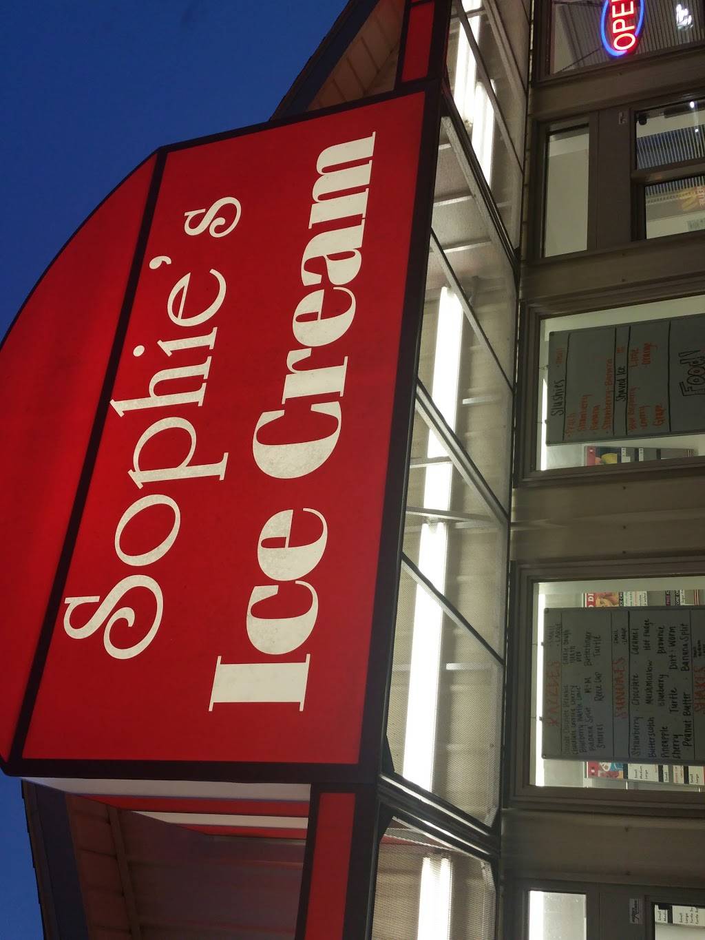 Sophies Ice Cream | restaurant | 306 W Main St, Gas City, IN 46933, USA | 7656770155 OR +1 765-677-0155