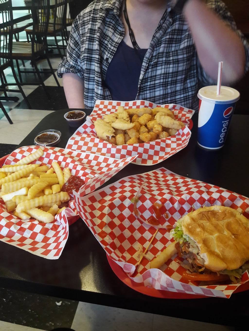 Bundys Cafe Drive-In | restaurant | 150 SE Truehaak St, Clatskanie, OR 97016, USA | 5037283815 OR +1 503-728-3815