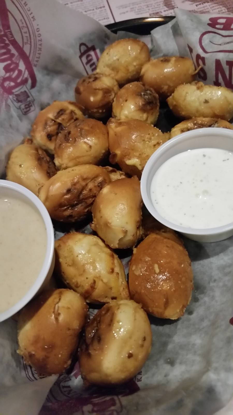 Main St. Pub | restaurant | 4514 W Main St, Kalamazoo, MI 49006, USA | 2693429710 OR +1 269-342-9710