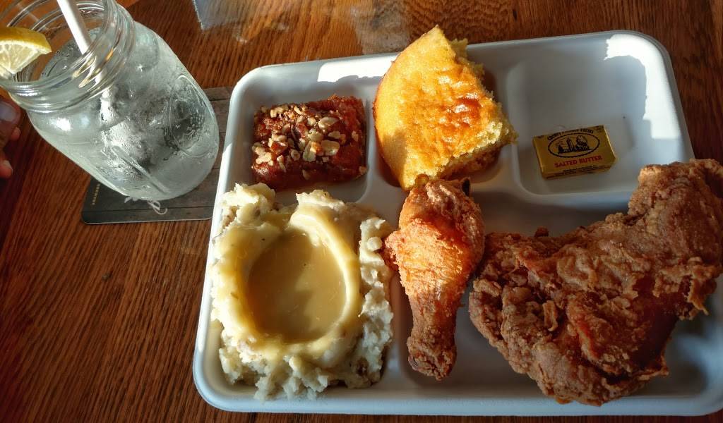 The Roost | restaurant | 420 22nd St S, St. Petersburg, FL 33712, USA | 7278234500 OR +1 727-823-4500