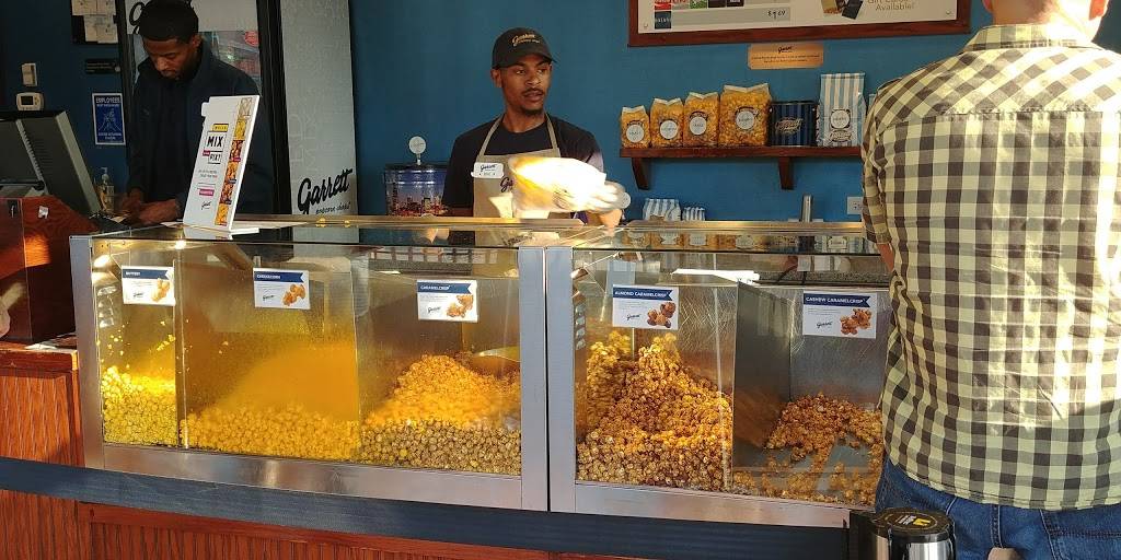 Garrett Popcorn Shops | meal takeaway | 737 E 87th St, Chicago, IL 60619, USA | 8884767267 OR +1 888-476-7267