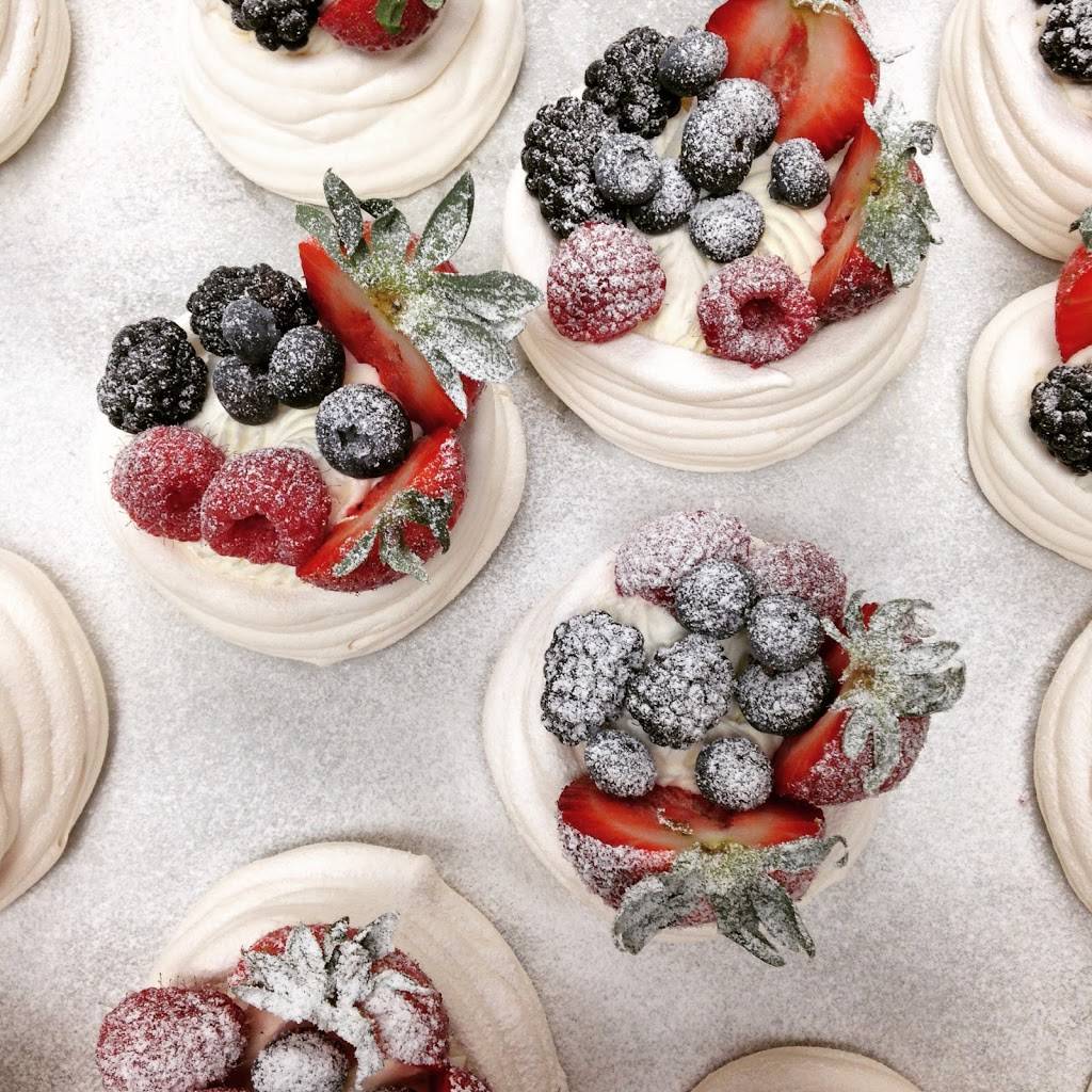 Aux Délices Foods | restaurant | 1075 E Putnam Ave, Riverside, CT 06878, USA | 2036981066 OR +1 203-698-1066