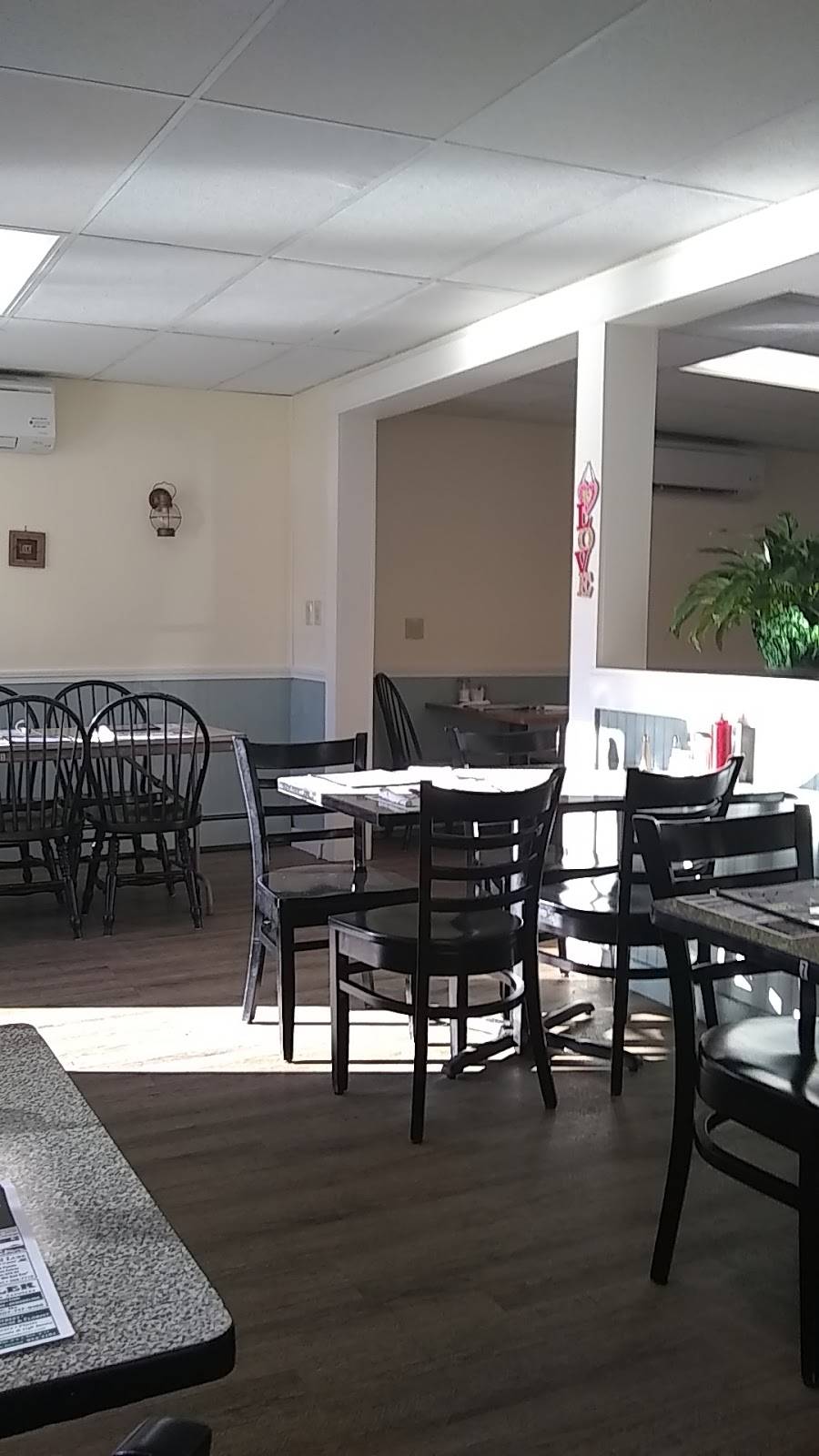 Our Fambily Restaurant | restaurant | 16 Russ St, Dexter, ME 04930, USA | 2079242217 OR +1 207-924-2217