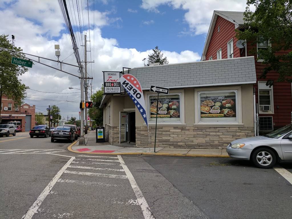 TowneBBQ | restaurant | 1554 Paterson Plank Rd, Secaucus, NJ 07094, USA | 2012102222 OR +1 201-210-2222