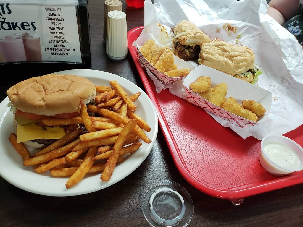 D & D Drive Inn | restaurant | 12410 LA-1, Larose, LA 70373, USA | 9856933136 OR +1 985-693-3136