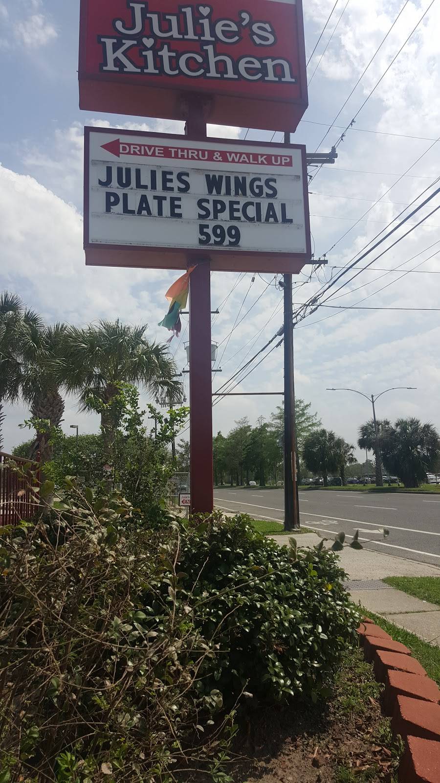 Julies Kitchen | restaurant | 5609 Read Blvd, New Orleans, LA 70127, USA | 5042487319 OR +1 504-248-7319