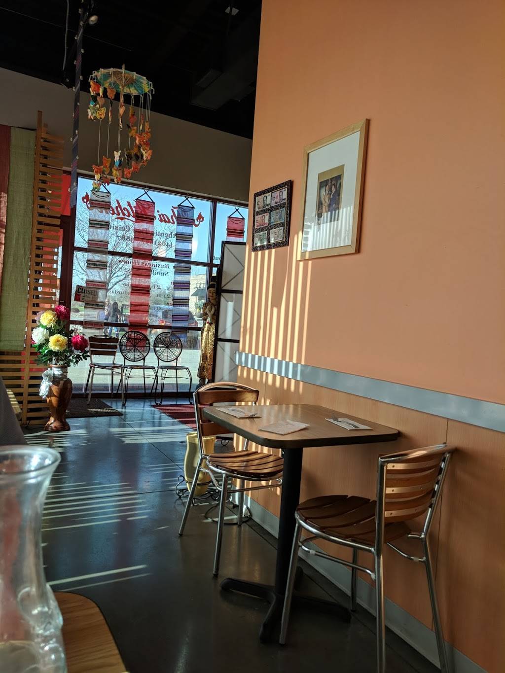 Thai Kitchen | restaurant | 16909 Lakeside Hills Plaza #101, Omaha, NE 68130, USA | 4026973887 OR +1 402-697-3887