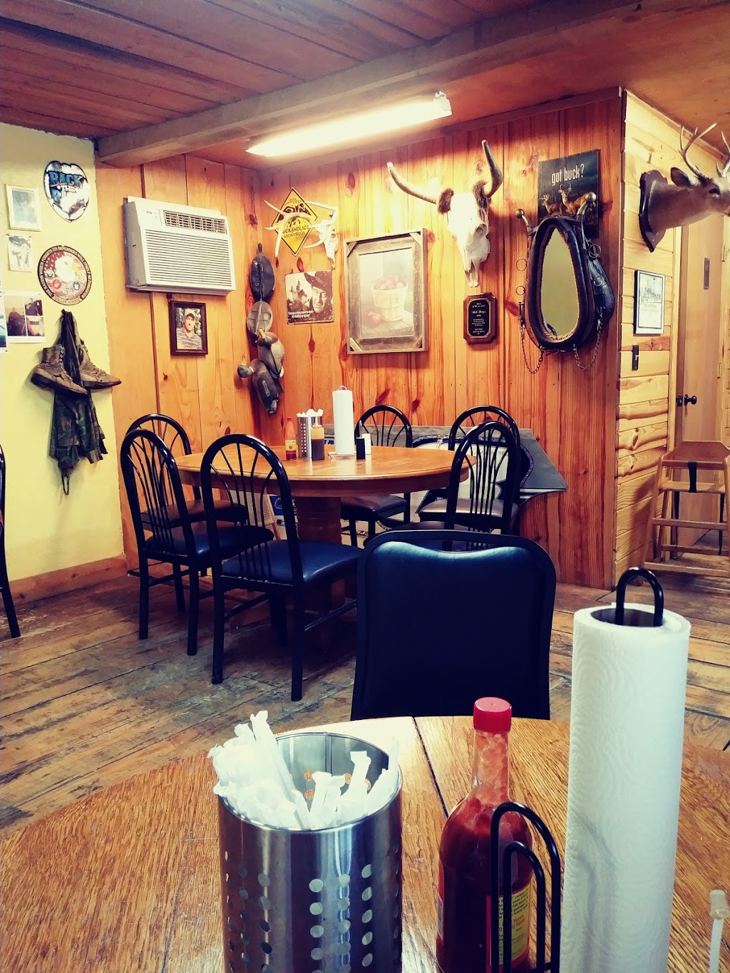 Uncle Henry’s BBQ | restaurant | 202 S Rock St, Sheridan, AR 72150, USA | 8709423937 OR +1 870-942-3937
