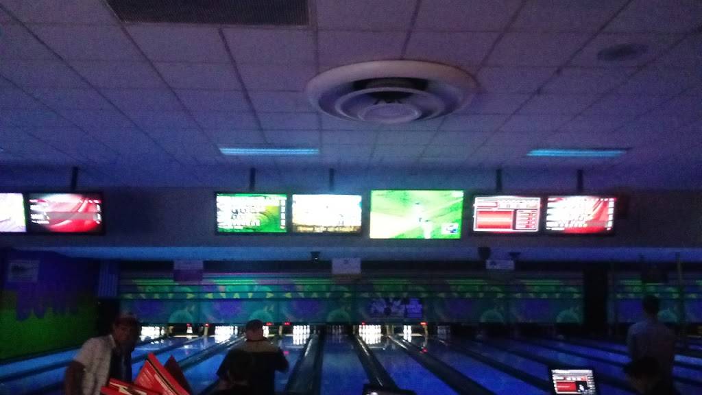 King Pin Bowl & Ale House | restaurant | 1022 S Main St, West Bend, WI 53095, USA | 2623347311 OR +1 262-334-7311